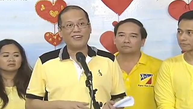 FINDING LOVE. President Aquino said he will try to find someone to talk to over the Internet on Valentine's Day. Screengrab from RTVM 