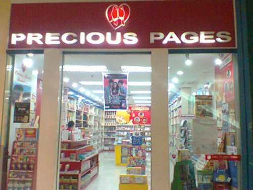 BEST-SELLERS. Precious Hearts books sell so well that they even have their own stores. Photo from the Precious Pages Facebook page