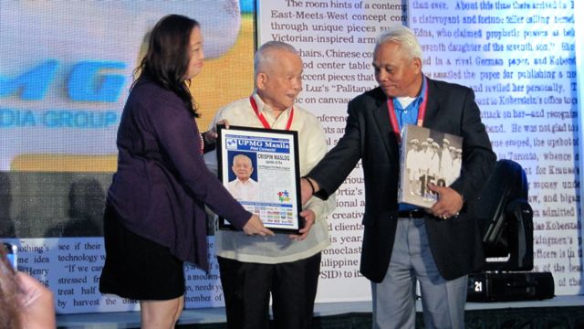PROFESSOR CRISPIN MASLOG PH.D. received a plaque of appreciation as one of the 2nd Print Congress’ lecturers