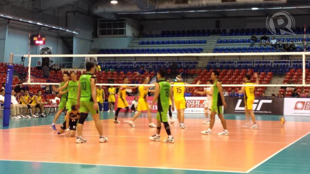 SISIG KINGS. The Giligans Sisig Kings beat the Maybank Tigers in straight sets. Photo by Jane Bracher/Rappler