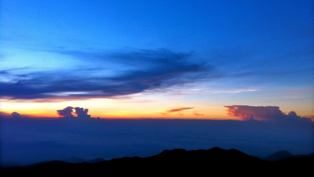 PAINT ME A SKY. The sunset is a much-anticipated event on Mt. Pulag