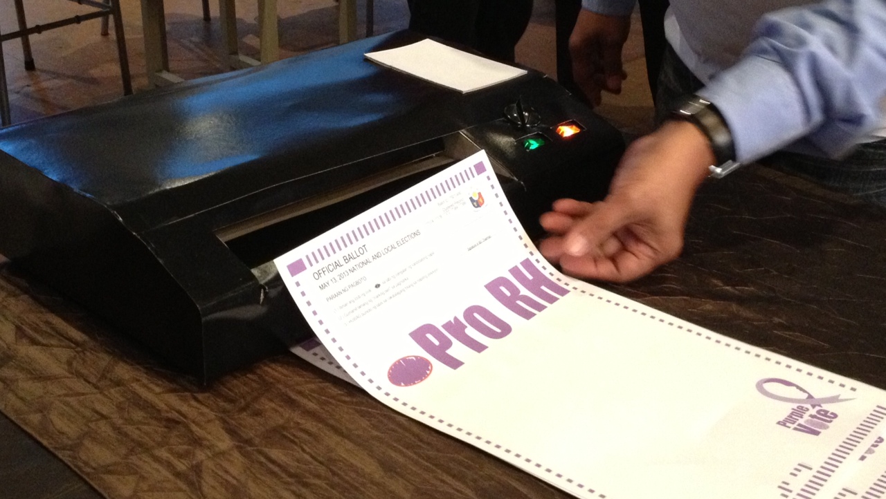PURPLE VOTE. RH advocates launches a campaign to support pro-RH bets. Photo by Angela Casauay