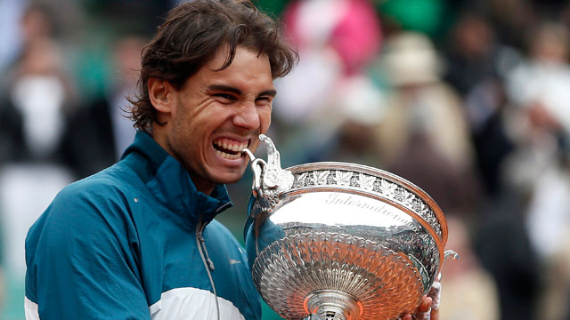 KNEE STILL DUBIOUS. Nadal still worries about his knee despite winning the French Open. Photo by EPA/Ian Langsdon.