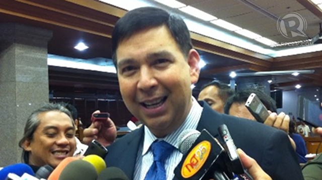 'GO AHEAD.' Sen Ralph Recto says giving minors access to contraceptives without requiring parental consent is like telling them to go ahead and keep having sex. File photo by Ayee Macaraig 