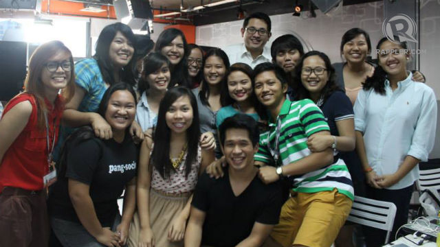 ELECTION FEVER. Like most people, we interns had our "starstruck" moments, too. Photo by Julianne Marie Leybag/Rappler
