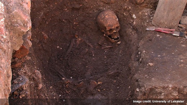 The remains of English king Richard III being excavated. Image courtesy of the University of Leicester.