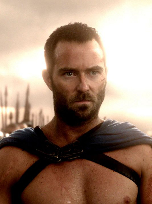 COMMANDER. Themistocles leads Greeks to battle in '300: Rise of an Empire'