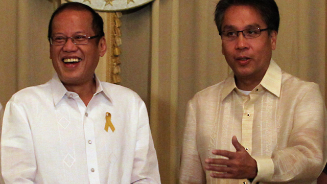 ON LEAVE. Interior Secretary Mar Roxas (right) goes on leave from the Liberal Party to avoid conflicts of interest. Photo by Benhur Arcayan/Gil Nartea/Malacanang Photo Bureau