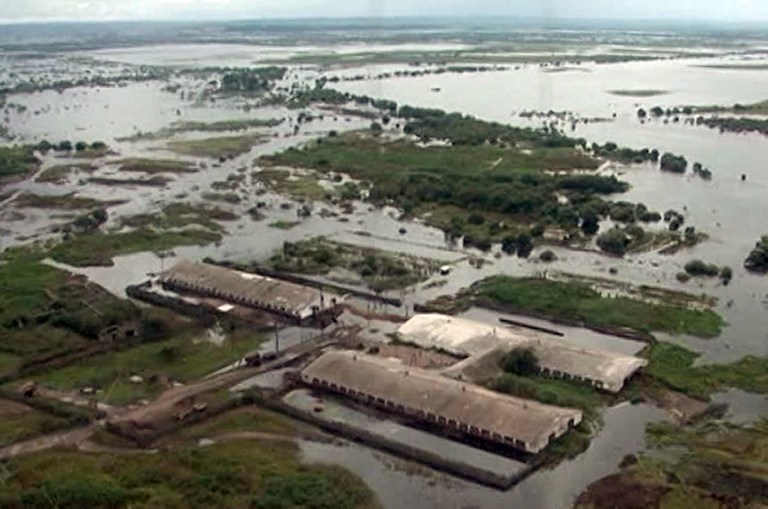 AMUR RIVER FLOODS. A frame grab from handout video taken on August 19, 2013 from a helicopter and provided by the Russian Emergencies Ministry's department in Amur Region shows an aerial view of a flooded area in the Russia's Far Eastern Amur region. AFP / Russian Emergencies Ministry