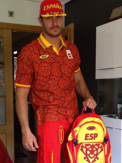 OLYMPIC WEAR. Spanish rower Saul Craviotto tweets this photo of him wearing their Olympics uniform. Photo from Twitter: @Saul_Craviotto
