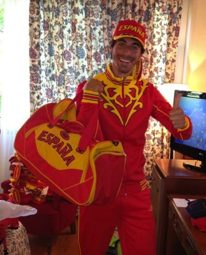 BEYOND ADJECTIVES? Spanish field hockey player Alex Fabregas unhappy about his Olympics outfit too, calling it 'beyond adjectives.' Photo from Twitter: @AlexFabregas
