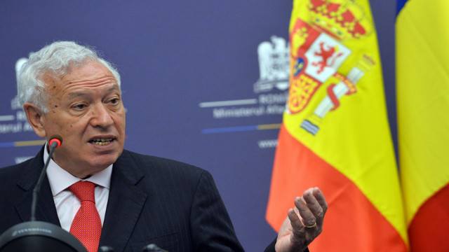 ABOARD. Spanish foreign minister Jose Manuel Garcia Margallo says Spain was told that Snowden was aboard the plane of Bolivian President Evo Morales. Photo by AFP