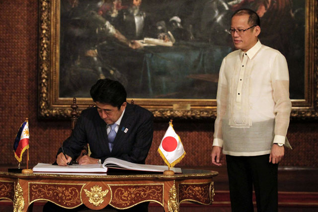 MORE AID. Japan Prime Minister Shinzo Abe pledges additional aid for the Philippines. Photo by Malacañang Photo Bureau