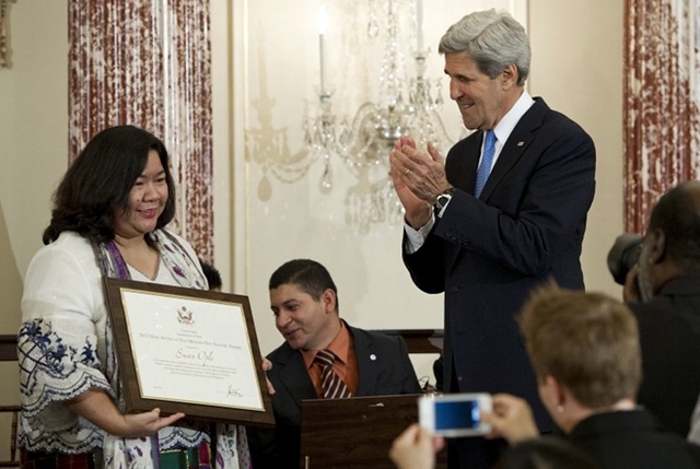 ANTI-TRAFFICKING 'HERO.' OFW rights' advocate Susan Ople receives an annual US recognition for fighting modern-day slavery. Photo from AFP