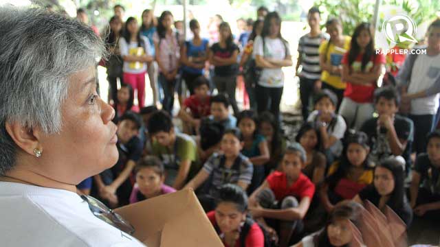BACK TO NORMAL. A PSBA teacher instructs a group of NSTP students for their immersion. Photo by Jee Geronimo/Rappler