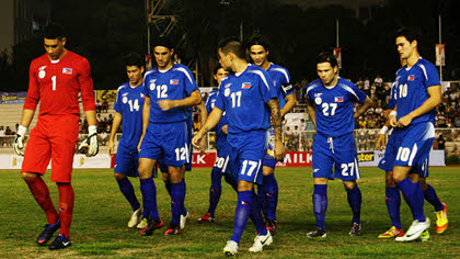 TEAMWORK. While the Azkals have not had a chance to train together extensively, they showed improved cohesion in their match against Malaysia. February 29, 2012. Emil Sarmiento.