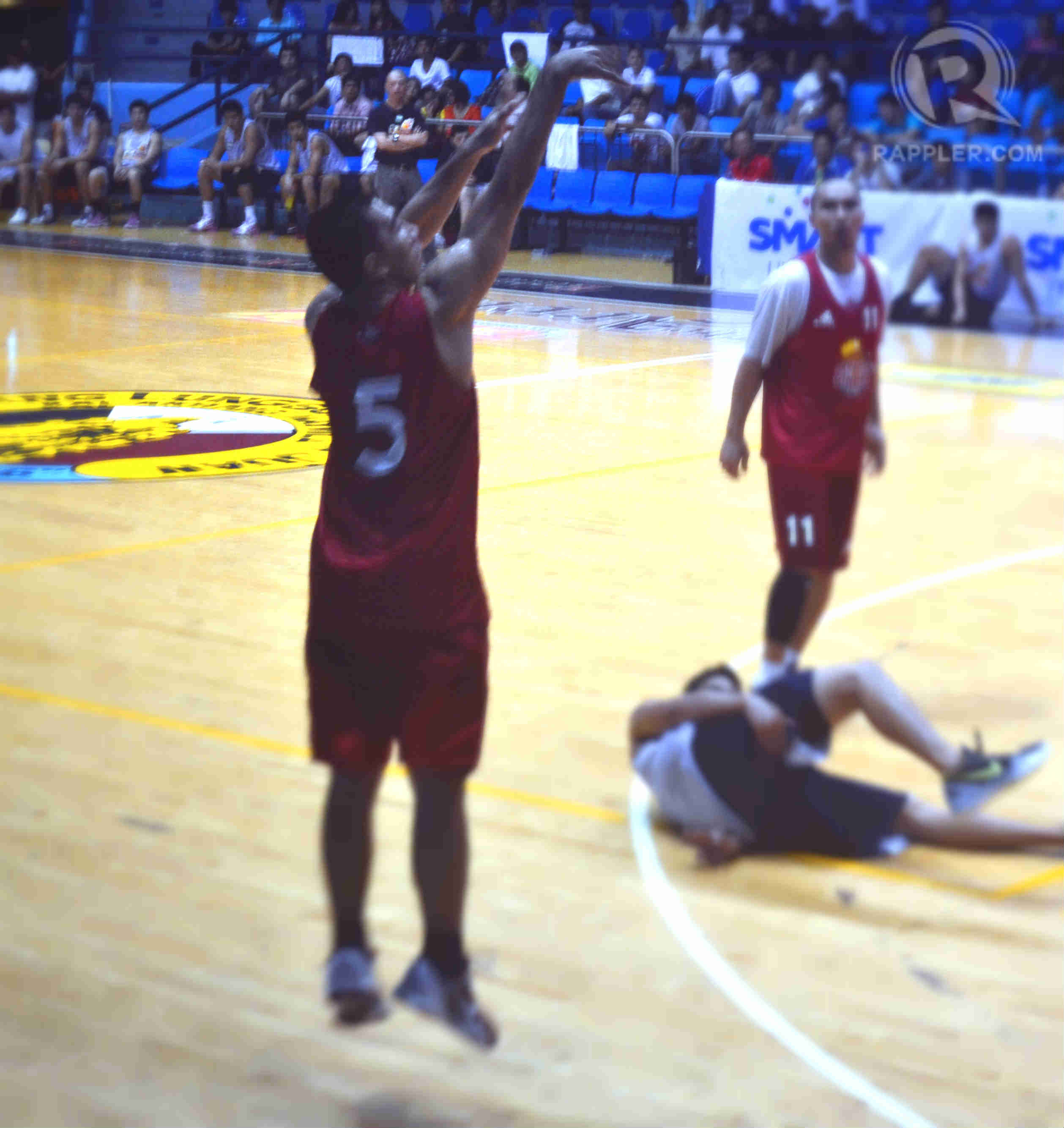 LA Tenorio goes up for a 3-pt shot in his first tune-up game with Ginebra.