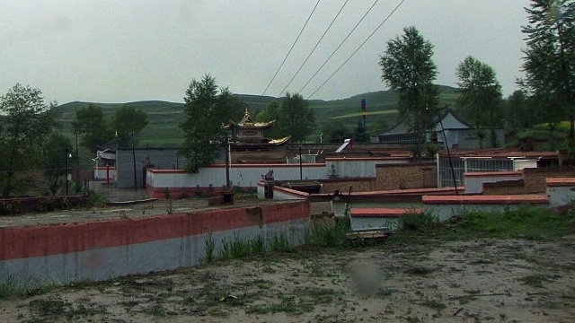 HISTORIC HOME. This screen grab image taken from Agence France-Presse video on July 26, 2013 shows an external view of the Dalai Lama's family home in Hongai (Taktser) village in Pingan county, in northwest China's Qinghai Province. AFP / Neil Connor
