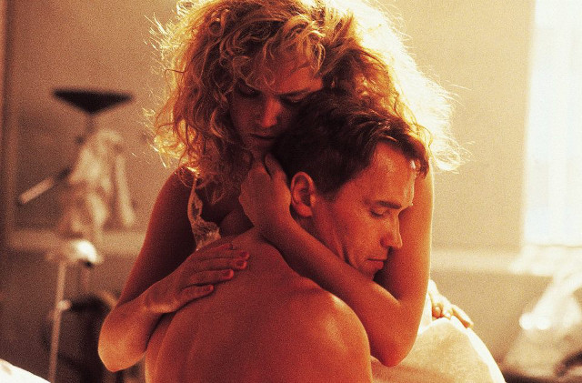 PERFECT PRETENSE. Sharon Stone as Lori Quaid and Arnold Schwarzenegger as Douglas Quaid in 'Total Recall' (1990). Photo from the 'Total Recall' Facebook page