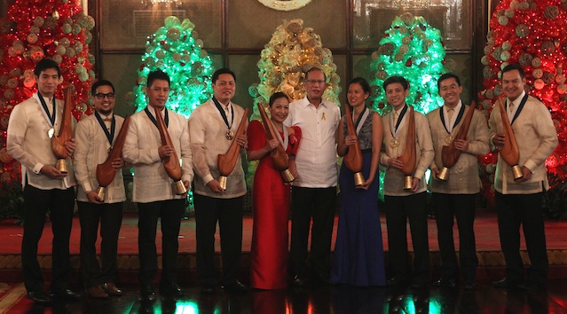 HOPE AND COMFORT. President Benigno Aquino III hails this year's TOYM awardees as a source of hope and comfort to him and to Filipinos. Malacañang Photo Bureau