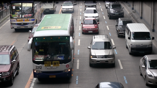 TRAFFIC. The Philippines is losing money because of heavy traffic in Metro Manila. Photo by Rappler/Charles Salazar
