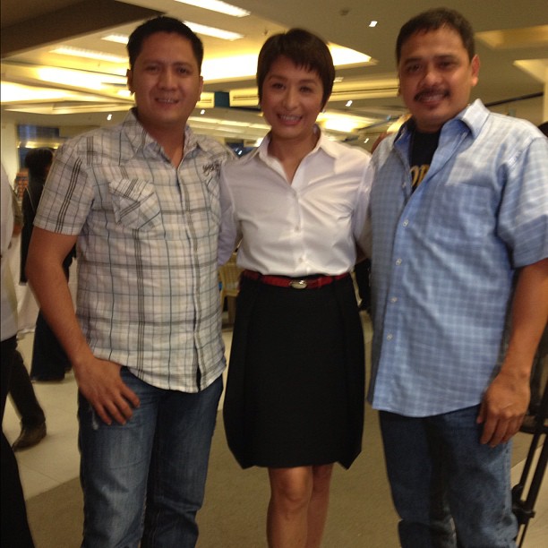 TRIO REUNITED. ABS-CBN cameraman Angel Valderrama, reporter Ces Drilon, and cameraman Jimmy Encarnacion are reunited at the "Bin Laden to Facebook" book launch 4 years after they were kidnapped in the jungles of Sulu. Photo from Ces Drilon's Twitter account 