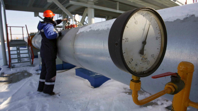GAS CUT. Russia has stopped delivering gas to Ukraine, but the country has enough reserves until December, the country's energy company said on June 16, 2014. File photo by Maxim Shipenkov/EPA