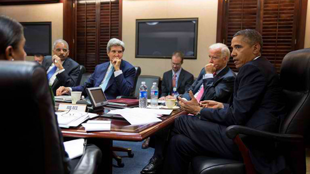 SITUATION ROOM. In this image released by The White House, US President Barack Obama (R) meets with his National Security Staff to discuss the situation in Syria, in the Situation Room of the White House, August 30. Photo by AFP