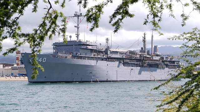 USS FRANK CABLE. This vessel arrives in Cebu with a crew of about 1,500. Photo from the US Navy