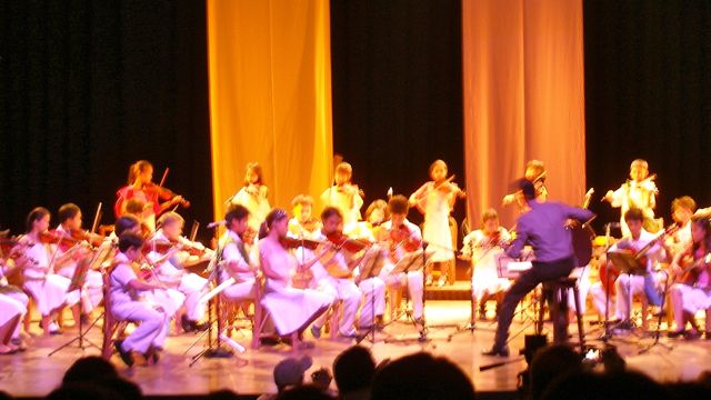 THE KOLISKO WALDORF SCHOOL Ensemble in a concert on March 2012 with John Lesaca and The Philippine Madrigal Singers. The students hold a recital each year. Photo by Ime Morales