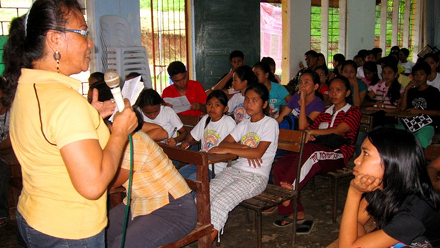 TRUE TEACHER. Remi teaches the medicinal use of seemingly ordinary plants to public teachers and students in Masbate