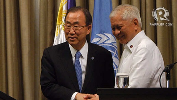 SUSTAINED REHABILITATION. United Nations Secretary General Ban Ki-moon and Foreign Affairs Secretary Albert del Rosario hold a joint press conference in Makati on Sunday, December 22. Photo by Rappler/Franz Lopez