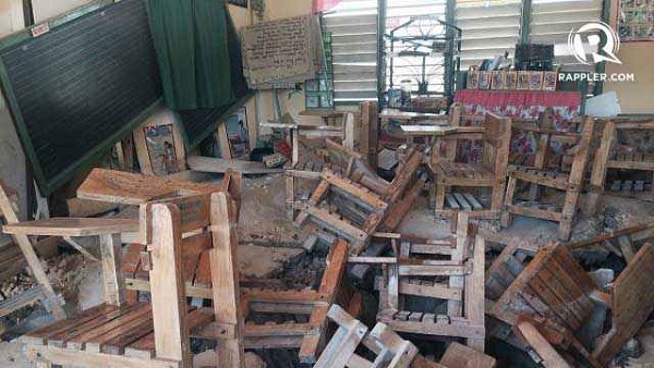 DESTRUCTION. A classroom in Loon, Bohol. Photo by Franz Lopez/Rappler