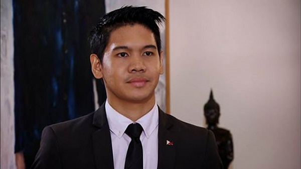 AND THE WINNER IS... Jonathan Yabut IS 'The Apprentice Asia.' All images from AXN Asia