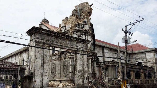 NATIONAL TREASURE. Basilica Minore del Sto Niño in Cebu City loses its belfry to the 7.2-magnitude earthquake. Photo from Jose Farrugia