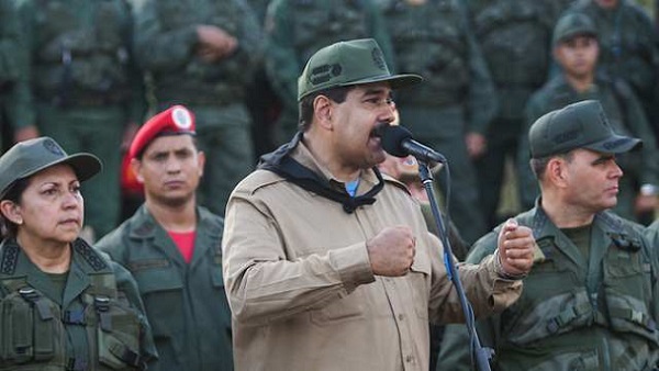 SPECIAL POWERS. Venezuelan President, Nicolas Maduro, speaks during a military exercise in the western state of Cojedes in the Pao area, Venezuela, 13 November 2013. EPA/Alejandro Ahumada