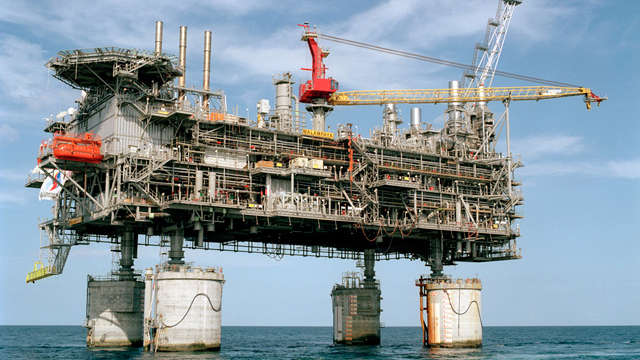 LEGAL COVER. Senator Antonio Trillanes IV files a bill authorizing the use of the Malampaya Fund to subsidize the power rate hike in Metro Manila. File photo of Malampaya field from Sembcorp Marine www.sembcorpmarine.com.sg