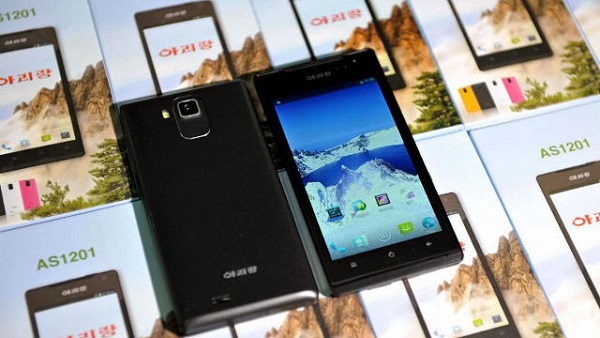 SMARTPHONE. This undated picture released by North Korea's official Korean Central News Agency (KCNA) on August 11, 2013 shows a close-up of the new touch-screen mobile phone "Arirang" at the May 11 factory at an undisclosed location in North Korea. AFP PHOTO / KCNA via KNS REPUBLIC OF KOREA