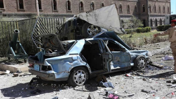 ATTACKED. A handout photo released by the Yemeni Defense Ministry shows burned cars after the explosives-packed car hit the country's Defense Ministry complex. Photo from EPA/Yemeni Defense Ministry