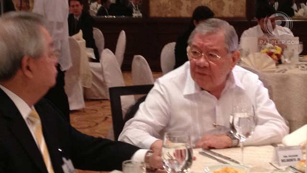 LEGISLATIVE AGENDA. Speaker Sonny Belmonte Jr chats with Makati Business Club chairman Ramon del Rosario Jr. Photo by Rappler