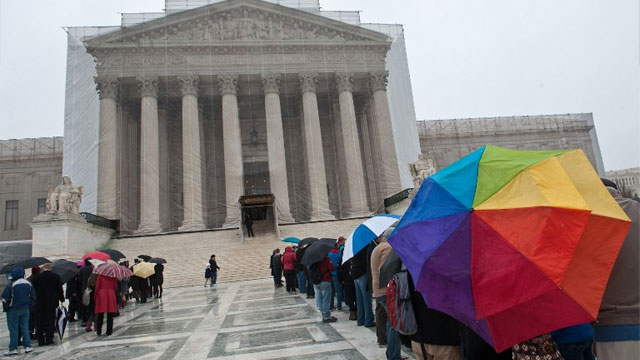 GAY MARRIAGE. People queue to enter the Supreme Court in Washington on March 25, 2013. AFP PHOTO/Nicholas KAMM