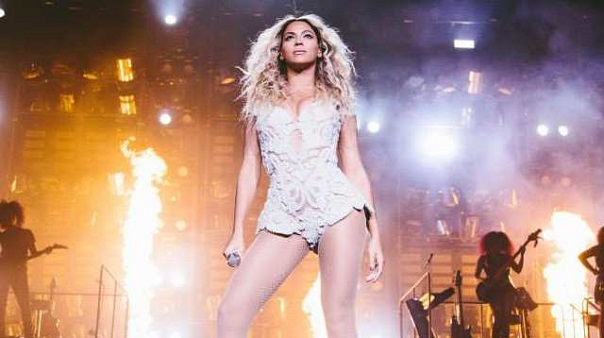 THE QUEEN OF iTUNES. Beyonce during her concert in Houston, Texas, part of the Mrs Carter World Tour, 11 December 2013. Photo courtesy of the official Beyonce page on Facebook