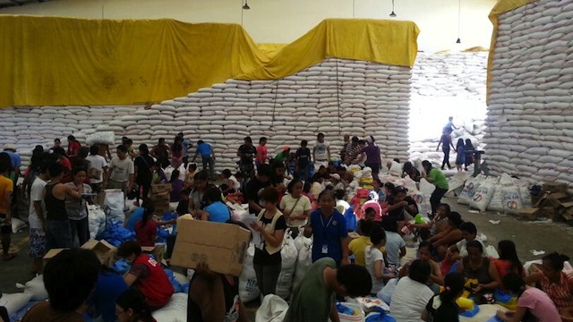 AFTER THE STORM. Relief operations at the logistics hubs in Tacloban City, Leyte are ongoing. Photo by Malacañang Photo Bureau