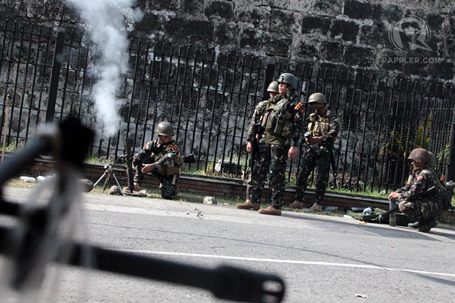 GAINING HEADWAY: Government troops clear 70 percent of battlezone. Photo by Rappler