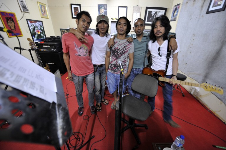 Indonesian rock band Slank, with guitarist Abdee Negara (R), one of the country's most popular bands. Photo by AFP 