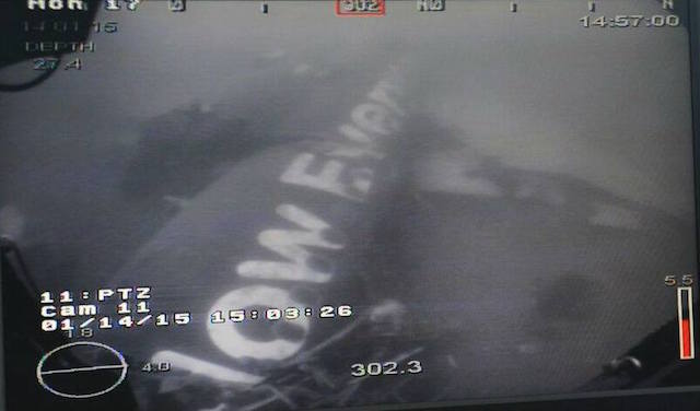 Image apparently showing the back part of the plane. 