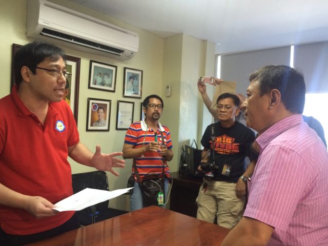 CONCERNED CITIZEN. Lawyer Felizardo Tiu submits a letter asking the LTFRB to put on hold the accreditation of Mitsubishi Montero units under ride-hailing services such as Uber and GrabCar. Photo by Rappler