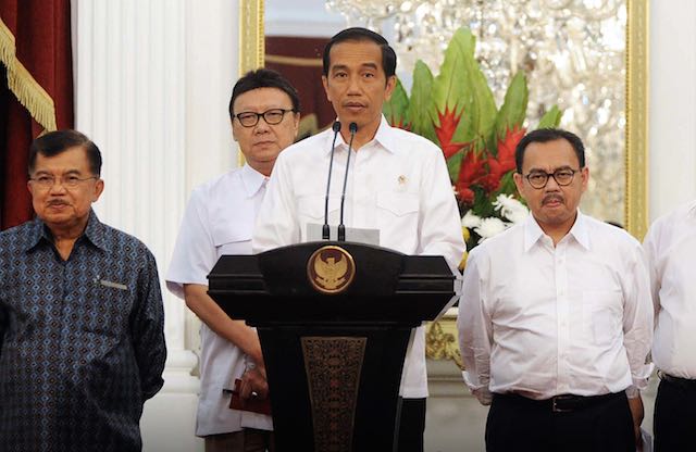 LATE NIGHT ANNOUNCEMENT. President Joko Widodo and members of his cabinet announcing the fuel price hikes late on Monday, November 17, 2014. They came into effect less than 3 hours after the announcement. Photo by EPA