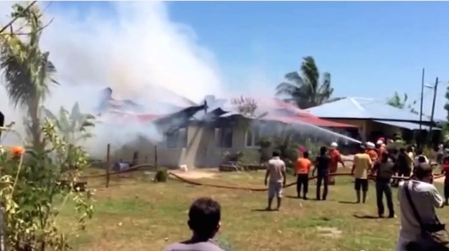 Reports said the place crash also set a house on fire. Screenshot from video posted by user Nik Kaliph on Youtube.