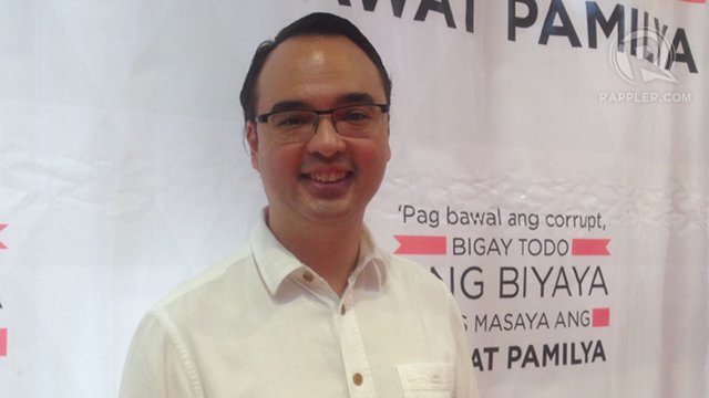 'TAGUIG MANTRA.' Senator Alan Peter Cayetano reveals the longer anti-corruption slogan of Taguig, an obvious reference to allegations against Vice President Jejomar Binay. Photo by Ayee Macaraig/Rappler